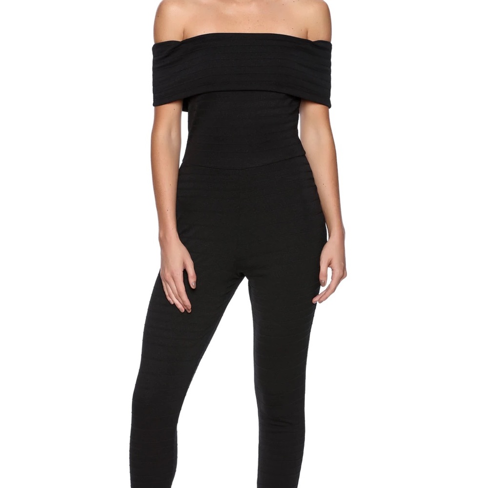 Off Shoulder Jumpsuit 💥